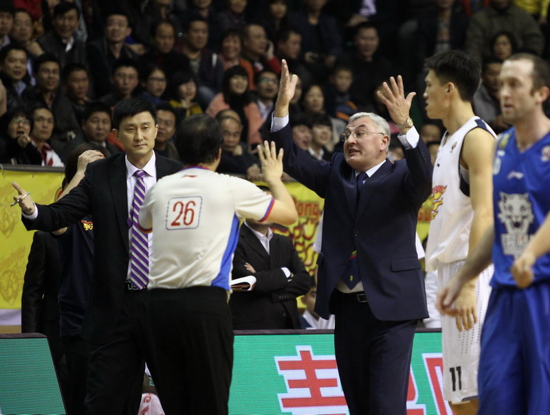 ����û�����ˡ���1��15�գ�2012-2013����CBA��������23�֣��㶫��Զvs��ݸ�����ͣ�����˹�Բ����з����ﲻ����