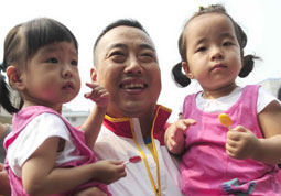 ��������˫��̥Ů��