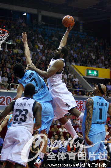 �㶫�ܱȷ�2-0�����½�