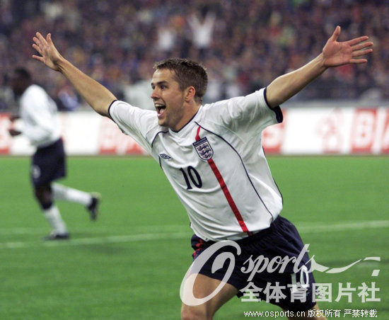 2001�꣬���籭ŷ����Ԥѡ������Ӣ������¹��Ķ����У�ŷ�Ĺ���ڶ�������