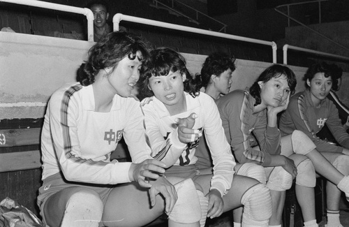 �Ϭ�1981�~10��17�餤��k�ƶ������ۮX�]���G�^�P���ͭ����]���@�^�b�ƾԤk�ƥ@�ɪM�ɴ�����͡C