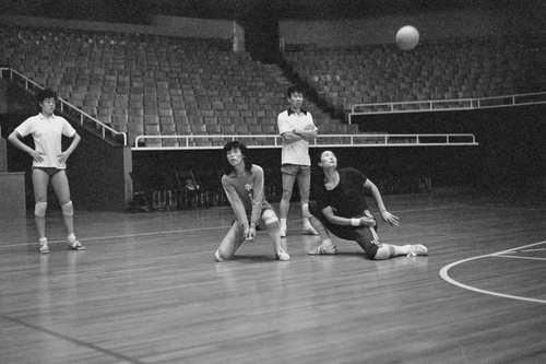 �Ϭ�1981�~10��17�餤��k�ƶ������ۮX�]���G�^�M��z�^�]�k�@�^�b�ƾԤk�ƥ@�ɪM�ɴ����m�ߨ��u�C