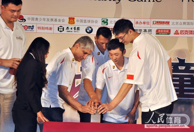 �й�������˧���ɻ�˹����Ա�׽�������쿡�������Ϊ��ʸ�ӡ��  ���������� ��