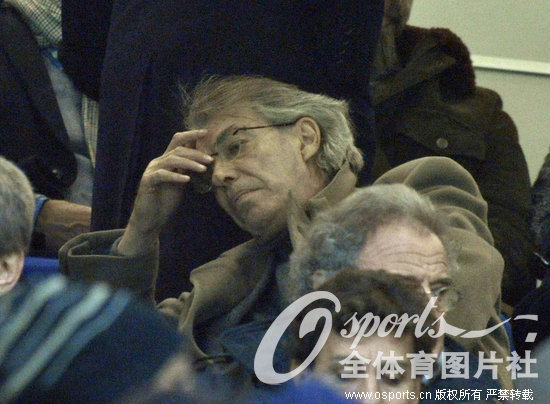 2011��12��8�գ�2011-2012����ŷ�޹ھ�����B�飬��������1��2��Ī˹������½���� Ī���ٱ����ɥ��