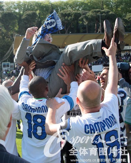 2010��5��16�գ���09-10����������һ�ֵ�һ������ս���У������������͸�������1��0������Ү�ɣ���ʷ�ϵ�18�λ����������ھ����������������ڵĻԻͼ�¼����Ա��Ī���ٸ������