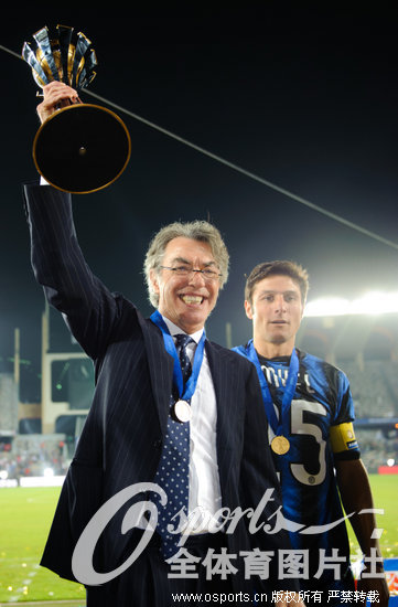 2010��12��19�գ���������3��0��ʤ���޹ھ�����ķ������ý����5���ھ�������Ҳ�Ǿ��ֲ���ʷ�ϵ�3�λ�����ھ��� Ī���ٸ߾ٽ�����