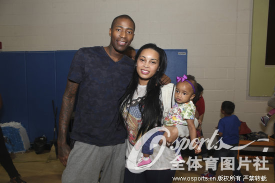 ���͸���Я��Ů��ϯ�ۻ�