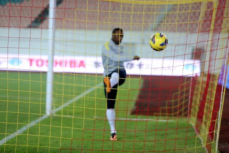 �¶��ĸ�¡����2013��11��26�գ�2013����Э��������λغ�ǰհ�����������Ӳȳ�ѵ�����������׻غϱ����ж�ײ����������Ԯ��¡�¶�һ�������ڷ�����š�