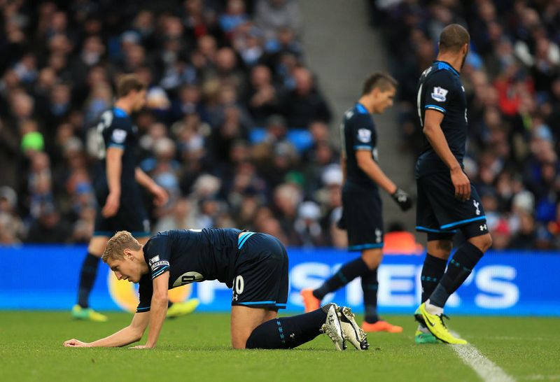 ������������2013��11��24�գ�2013-2014����Ӣ��������12�֣�����6��0ʤ������ķ�ȴ̡��ȴ̶���Աʧȥ��־��