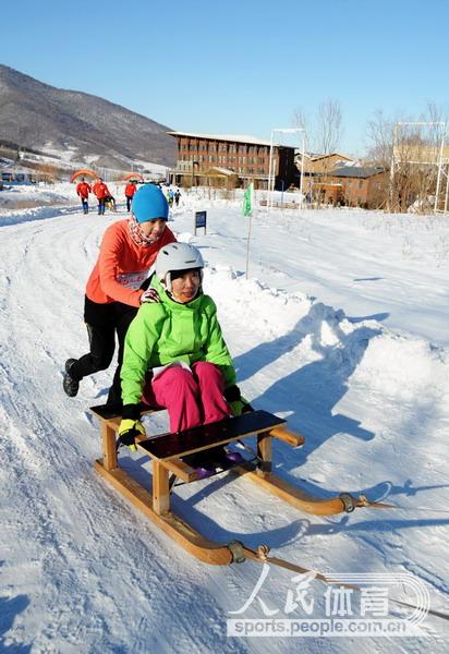 �˶�Ա�ڱ����С����� ��ϼ����