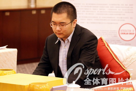 ��ҫ�ǡ���2013��6��20�գ���9�조������������ְҵΧ����������������ս�գ��й������ֳ�ҫ�ǾŶ�ִ�����̻����Ͻ�ھ�����������������ʯ�ŶΣ��Դ�ȷ�2��1�״ζ������ھ���