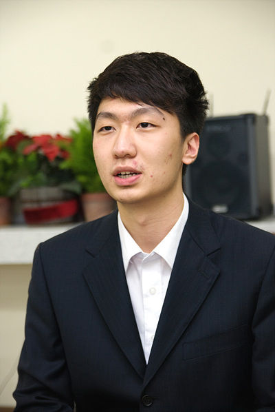 ����ɡ���2012��3��17�գ����Ľ�BC����32ǿ������ʯʧ�����й�90��С������ɣ������������һ·ɱ�������