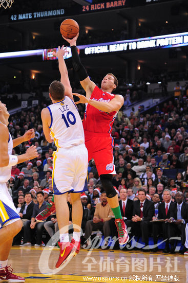 2011��12��26�գ�2011-2012����NBA��������Ļս��ʥ����ս��������105-86������ʿȡ�ó��������ź졣