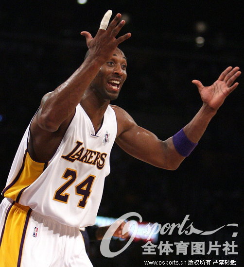 2009��12��26�գ�2009-2010����NBA������ʥ����ս����ɼ������87��102������������ʿ�����˵�5��ʤ��ֹ��