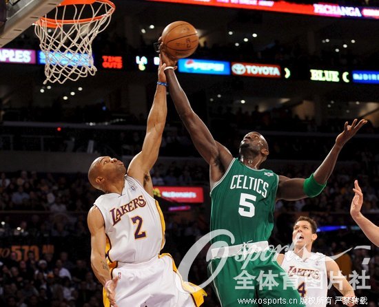 2008��12��26�գ�2008-2009����NBA������ʥ����ս����ɼ������92��83ʤ��ʿ�ٿ������ˡ���˧����ʦ���ƶ����ܿ�ѷ���ⳡ������Ŀ�Ĵ�ս��ȡ���˵�1000��ʤ������ΪNBA����λ��ǧʤ��ͷ����