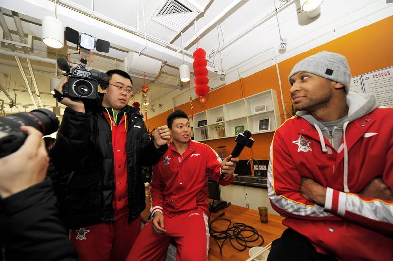 �ʹ�����2014��1��18�գ�CBAȫ������ð���ְУ�����¾���������������������Ͳ���˼��ߣ�Ī��˹����һ�����