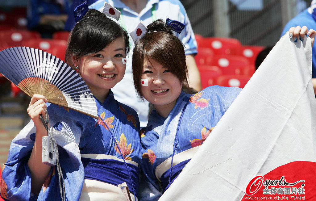 �����ͷ����ձ���Ů����