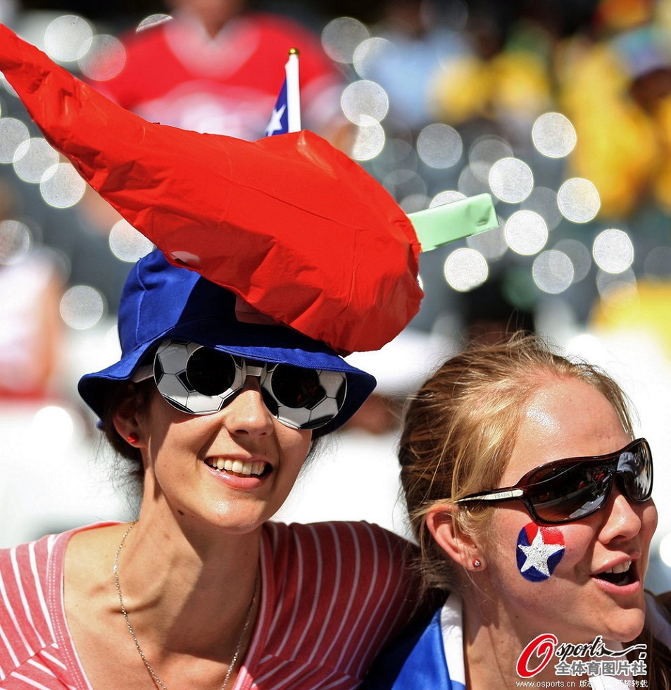 ��̨�ϵ���������Ů����