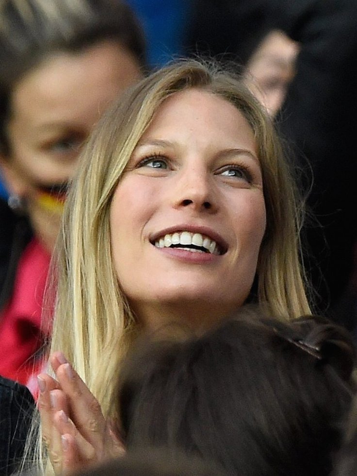 ��С��Ů�ѡ�ʩκ��˹̩��ɯ������������