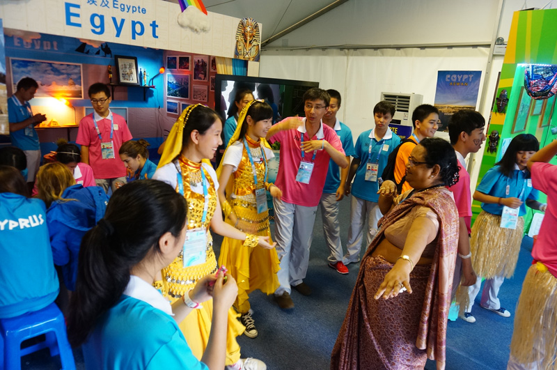 �ڻ����У����Ը����Һ͵������˶�Ա����ί�����Ҳ��־Ը���ǽ����˱�������ɫ�Ļ���˫��Ľ������������������������Ǹ��˽�˴ˡ���������