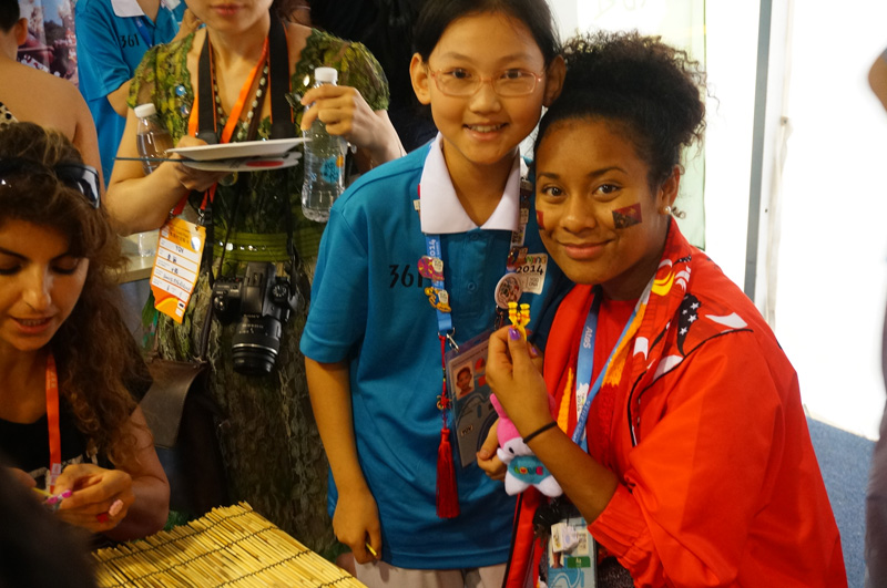 �й��Ļ�С�������˴����˶�Աǰ���ιۣ������ݡ������ˡ������ס�����Щ�й���ͳԪ�ص��ֹ���Ŀ���ø����˶�Ա���ִ˲�ƣ����������