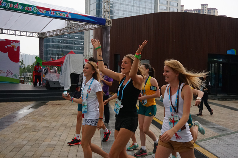 ��´��˧����Ů�洦�ɼ�������ȫ������������������������ۣ�ÿ���˵����϶��������ഺ��Ц�ݡ���������