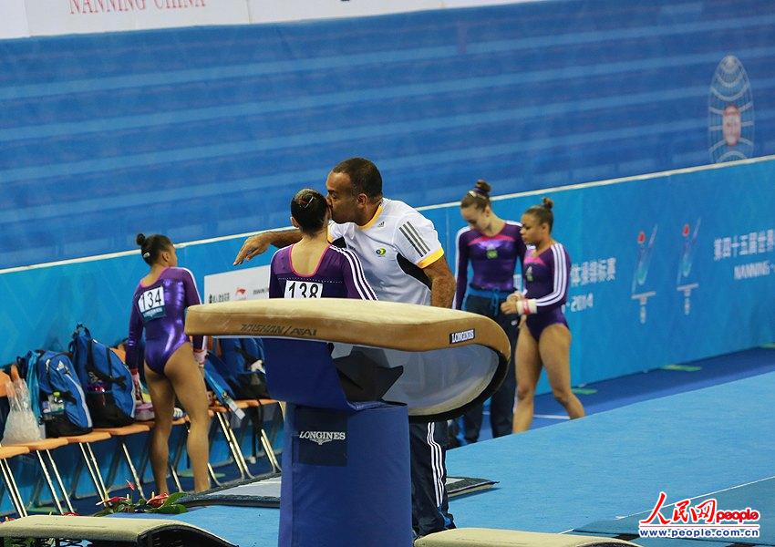 ����Ա����˳����ɱ������˶�Ա