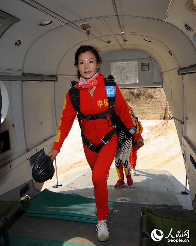 10��6�գ��ɹ��������ֺܾ��й������ž��վ���ͬ���졢Ϊ��10���2014��ȫ����ɡ�������ںӱ��������Ƚ��У�������ž���һ��ɡ�����ڵ�13֧ʡ��ֱϽ�У�������Լ130���˶�Ա�μӽ��𡣱���������Ů���㡢��Ů�ؼ����������͡�˫�˲�ɡ��������ɡ��ɡ�����������������Ŀ��������18����ơ�ͼΪѡ�ֵǻ�������      ����������  ���� ��