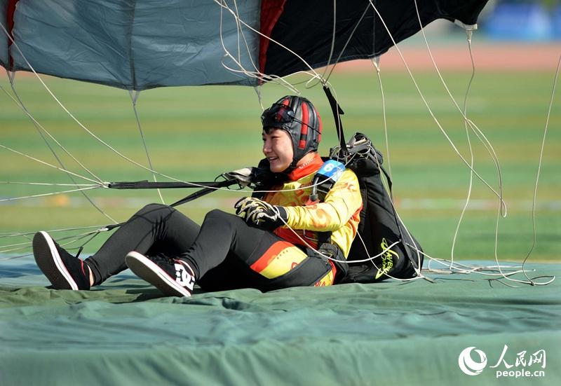 10��6�գ��ɹ��������ֺܾ��й������ž��վ���ͬ���졢Ϊ��10���2014��ȫ����ɡ�������ںӱ��������Ƚ��У�������ž���һ��ɡ�����ڵ�13֧ʡ��ֱϽ�У�������Լ130���˶�Ա�μӽ��𡣱���������Ů���㡢��Ů�ؼ����������͡�˫�˲�ɡ��������ɡ��ɡ�����������������Ŀ��������18����ơ�ͼΪѡ�־�׼��㡣     ����������  ���� ��