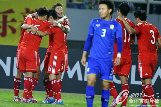中国队员庆祝进球