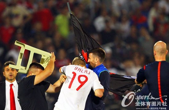 ˫����ԱŤ����һ��