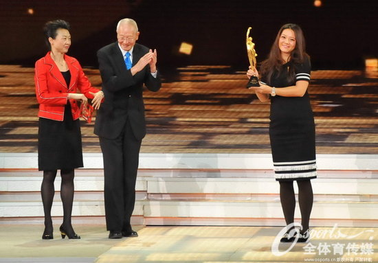 ���Ȼ�����Ů�˶�Ա