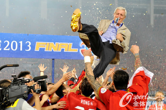 2013��11��9�գ����ݺ�����ǹڹھ�����Ƥ���߸�����