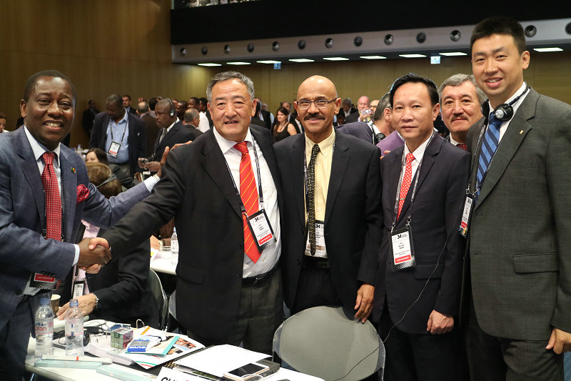 ����ίԱ���й���ʾף��