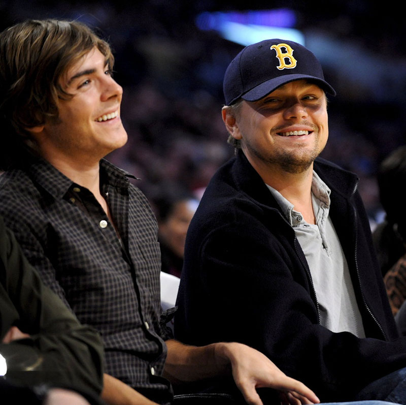 ʱ20081121գɶˡ¡Zac Efronֳۿ˶Ծı