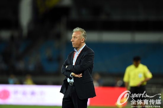 國安主帥扎切羅尼表情沉重