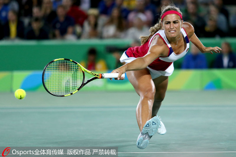 巴西当地时间8月13日下午,2016年里约奥运会网球项目产生女单金牌,2号种子、今年澳网冠军科贝尔大热倒灶,在面对黑马普伊格时,她苦战三盘最终以4-6/6-4/1-6告负,错失冠军摘得银牌,普伊格为自己的祖国波多黎各摘得奥运历史首金。科维托娃7-5/2-6/6-2战胜凯斯,为捷克代表团收获一枚铜牌。