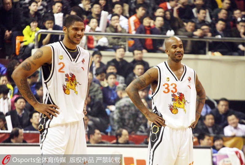 2009-10賽季，馬布裡漂洋過海來到中國，加盟CBA山西隊，在山西隊的15場比賽，場均拿下22.9分和9.5次助攻。然而，在吉林隊前總經理加盟山西后，馬布裡遭到棄用。