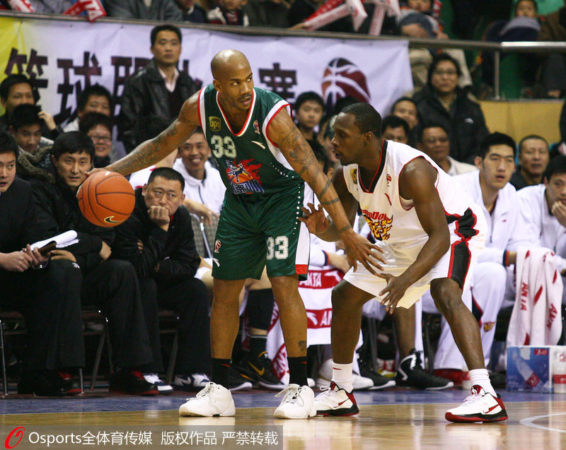 從美國的東海岸到太原，再到佛山，在2010-11賽季，馬布裡在佛山場均拿下25.2分和5.7個籃板，成為佛山引進的最成功的一名大牌外援。