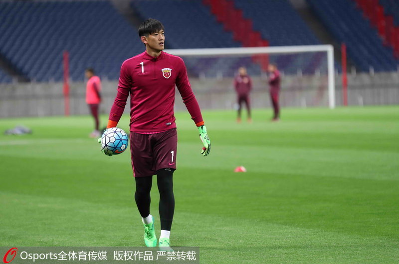 門將顏駿凌在訓練中