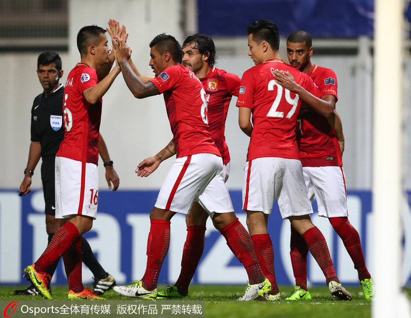 保利尼奧、郜林等人慶祝進球