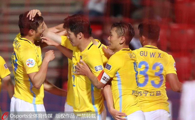 江蘇蘇寧隊慶祝進球