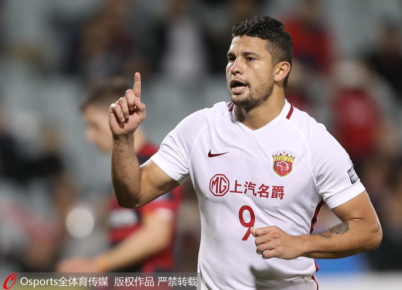 上海上港隊外援埃爾克森慶祝進球