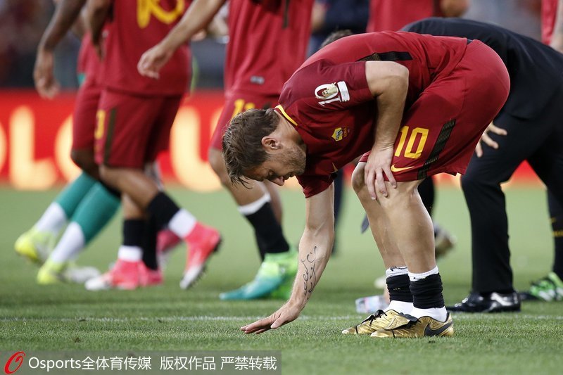 最后一次撫摸奧林匹克球場的草地