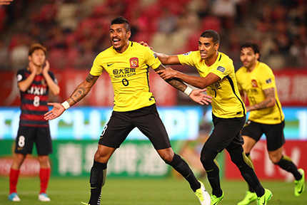 保利尼奧救主恆大1-2鹿島 涉險晉級亞冠八強
北京時間5月3018:00，2017亞冠聯賽1/8淘汰賽次回合一場角逐，廣州恆大客場1-2不敵鹿島鹿角，保利尼奧攻入致命一擊，總比分雙方戰成2-2，但廣州恆大憑借客場進球優勢淘汰鹿島鹿角晉級亞冠八強。