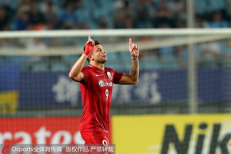 上海上港隊外援埃爾克森慶祝進球