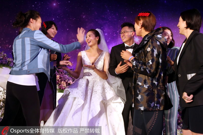 女排隊友共祝魏秋月新婚快樂