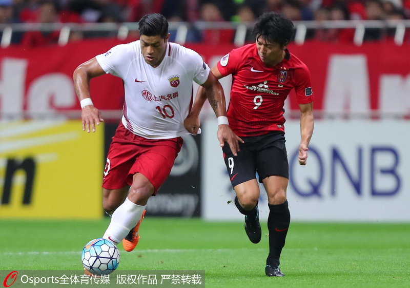 胡爾克帶球突破