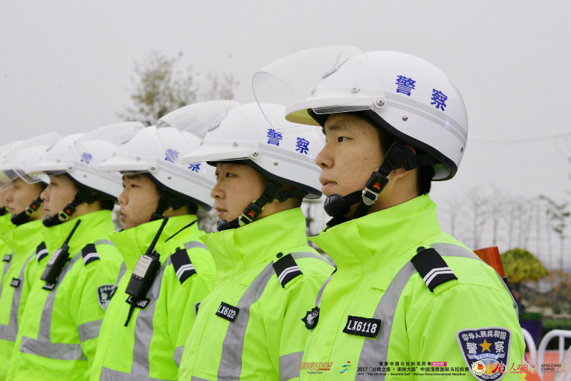 現場的警察隊伍