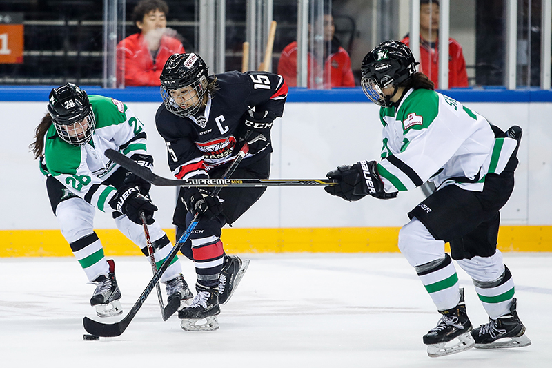 CWHL萬科陽光五分鐘內打進三球 主場5-2再勝萬錦迅雷【3】